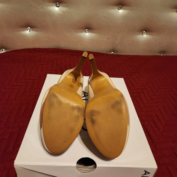 Women's Sz 6.5 Patent Cream 5" Pump - Picture 5 of 6